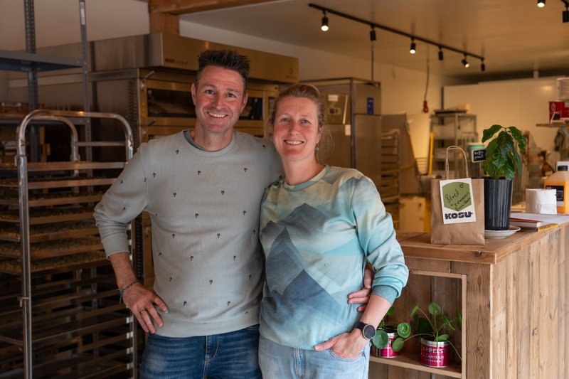 Foto van Marten en Steffie in hun bakkerij.